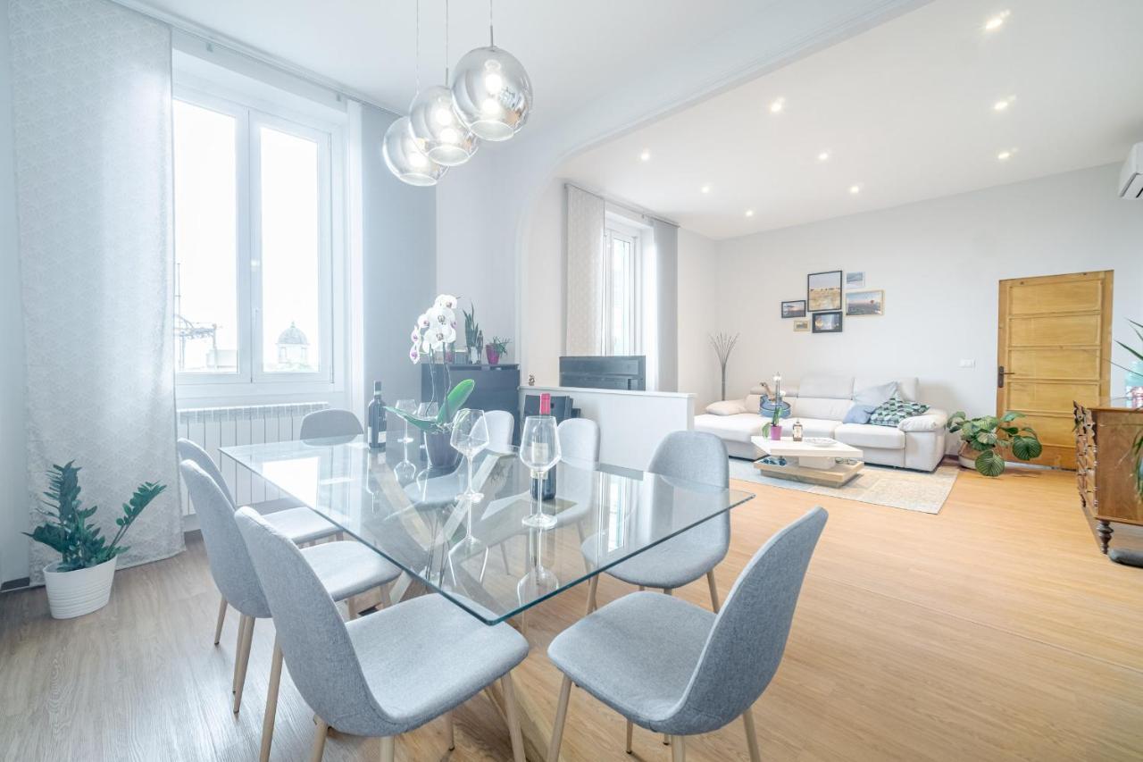 Bright Apartment A Few Steps From Via Garibaldi Genoa Ngoại thất bức ảnh